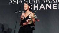 Claresta Taufan gak salah jalan ke dunia akting. Ia raih Rising Star dalam Marie Claire Asia Star Awards 2025 yang bagian dari Busan International Film Festival. (Foto: dok Instagram clarestaufan)
