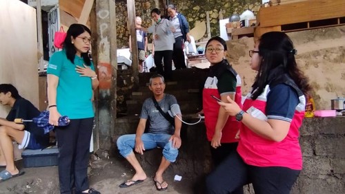 Dinas Kesehatan menggencarkan pelayanan kesehatan pascabanjir di Denpasar, Sabtu (20/9/2025).