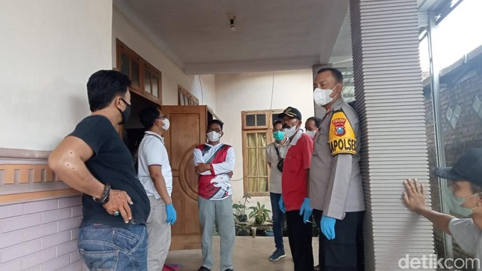 Dua nenek ditemukan meninggal dalam satu rumah