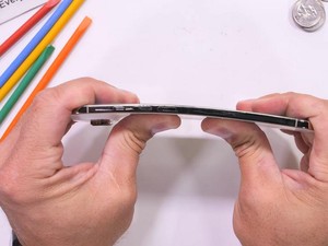 iPhone Air Disiksa Habis-habisan, Begini Nasib HP Tertipis Apple?