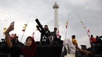 Tentara Nasional Indonesia (TNI) menggelar Pesta Rakyat dalam rangka HUT ke-80 TNI Tahun 2025.