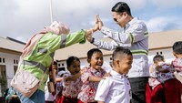 Setiap pagi yang dimulai dengan senyum, dan setiap malam yang ditutup dengan syukur, menjadi bukti bahwa Kawasi Baru adalah rumah bagi mimpi-mimpi yang kini mulai menjadi nyata. Hal ini merupakan komitmen berkelanjutan yang dilakukan oleh Harita Nikel.