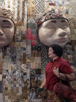 Pameran Instalasi Batik: Dari Tradisi ke Inovasi
