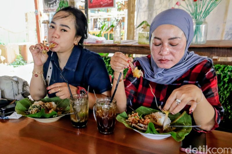Pecel Ayam Lodho ala Warung Juanda Ponorogo