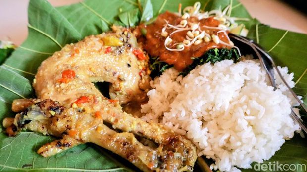 Pecel Ayam Lodho ala Warung Juanda Ponorogo