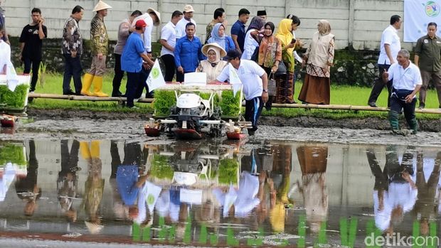 Pembukaan Jambore Nasional I Jamaah Tani Muhammadiyah (JATAM) di Kebumen, Jawa Tengah, Sabtu (20/9/2025).