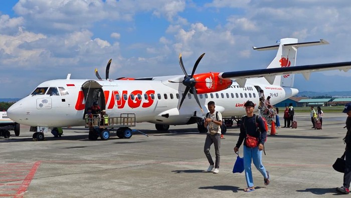 Pembukaan rute penerbangan Semarang-Surabaya di Bandara Internasional Ahmad Yani di Kota Semarang, Jumat (19/9/2025).