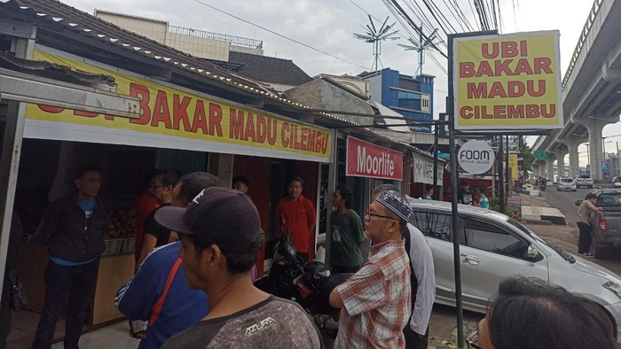 Penjual ubi bakar di Palembang, Sumsel ditemukan tewas, diduga sakit.