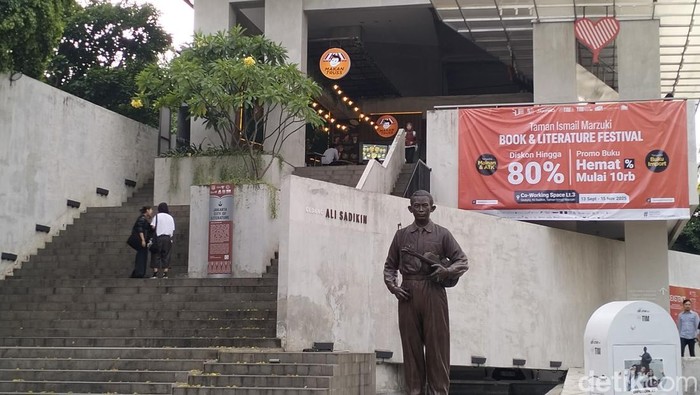 Perpustakaan Jakarta, TIM, Cikini Perpustakaan Jakarta, TIM, Cikini