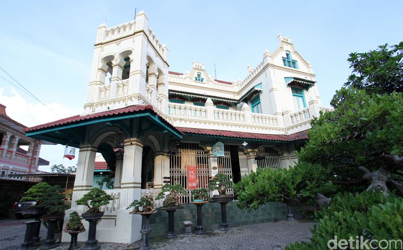 Rumah Gajah Mungkur di Gresik Rumah Gajah Mungkur di Gresik