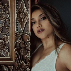 Wajah Asli Sarah Azhari No Oplas