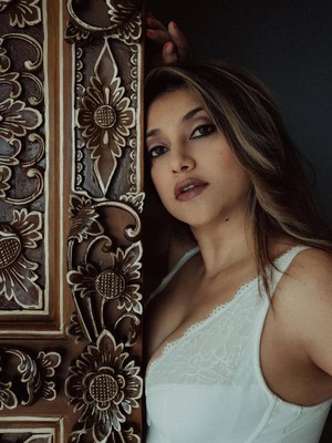 Wajah Asli Sarah Azhari No Oplas