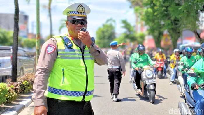 Satlantas Polres Tarakan atur lalu lintas jelang tabligh akbar yang dipimpin Habib Rizieq Shihab.