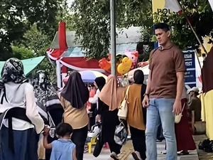 Miliki Tinggi Badan 2,13 Meter, Pria Ini Ngaku Sulit Cari Ukuran Sandal