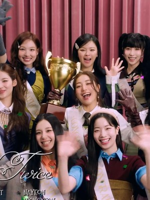 TWICE Rayakan Ultah Ke-10 Debut dengan Album Spesial