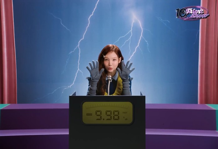 TWICE tampil dalam teaser bergaya sitkom dalam rangka perilisan album spesial berjudul TEN: The Story Goes On buat ulang tahun ke-10 debut.