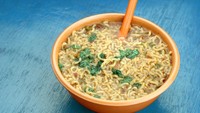 Di posisi ke-3 ada India yang mengonsumsi 8.320 juta porsi mie instan. Varian rasa paling populer adalah curry (masala) dan chicken tikka. Banyak juga yang suka mie instan vegetarian rasa tomat dan sayur. Foto: Getty Images/ajijchan
