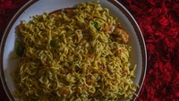 Nigeria juga masuk daftar pengonsumsi mie instan terbanyak di dunia. Total 3.002 juta porsi mie instan dinikmati dengan rasa ayam menjadi yang paling populer. Anak kecil di Nigeria juga disebut paling suka mie instan. Foto: Getty Images/ajijchan