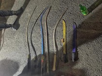 Polisi Tangkap 5 Remaja Bersenjata Tajam-Bom Molotov di Karawang