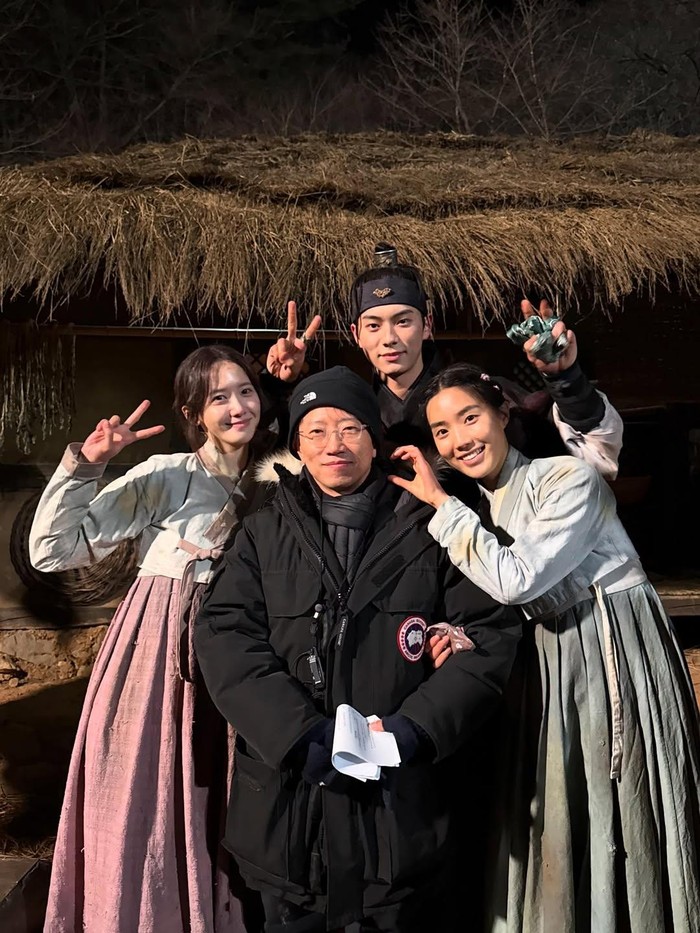 Behind-the-scene drama Korea Bon Appétit, Your Majesty dibagikan Lim Yoona lewat Instagram.
