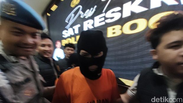 Dua kakek mencabuli dua anak di bawah umur di Kecamatan Ciampea, Kabupaten Bogor.