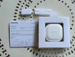 Unboxing Galaxy Buds Core, TWS Murah Samsung