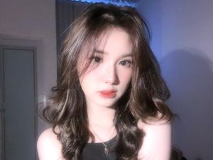 Visual Leona Zhen Bikin Ambyar, Masih Deg-degan Tiap Diminta Foto Bareng