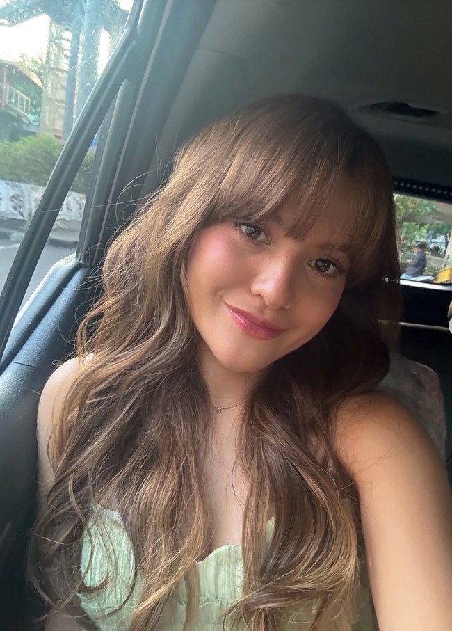 Marsha Aruan kembali mencuri atensi melalui penampilan terbarunya. Memilih mengubah warna rambut, Marsha jadi terlihat semakin cantik. Foto: Instagram/@aruanmarsha