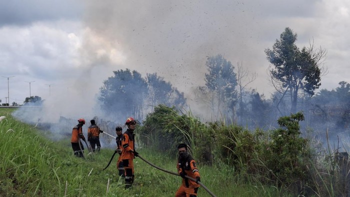 Proses pemadaman Karhutla di Ogan Ilir