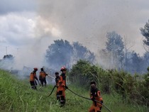 Petugas Optimalkan Pemadaman Karhutla di Ogan Ilir, 2 Heli Dikerahkan