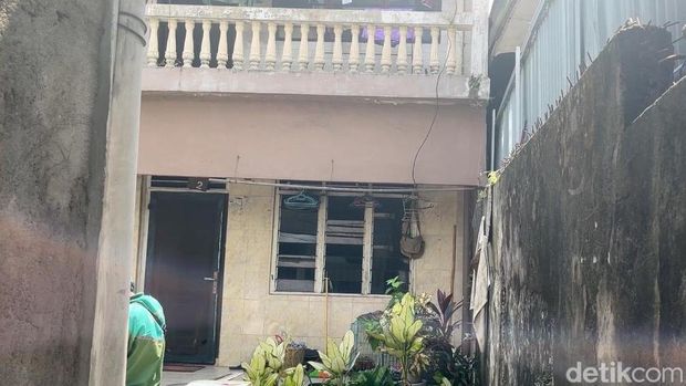 Rumah diduga milik pelaku sindikat penjualan bayi di Gang Juhar Jalan Jamin Ginting. (Finta Rahyuni/detikSumut)