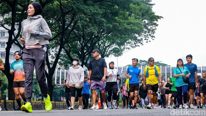Lari jadi olahraga populer saat ini di Indonesia. Olahraga ini diklaim bisa mencegah berbagai penyakit, seperti stroke dan jantung.