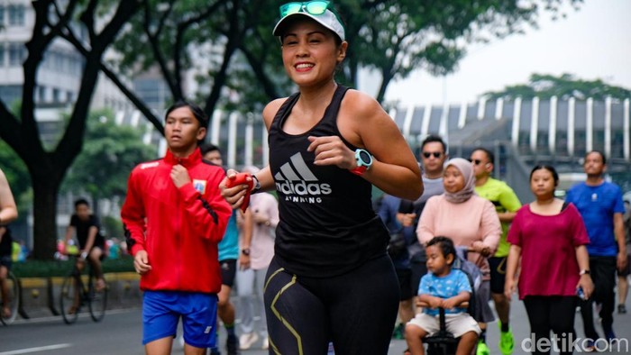 Lari jadi olahraga populer saat ini di Indonesia. Olahraga ini diklaim bisa mencegah berbagai penyakit, seperti stroke dan jantung.