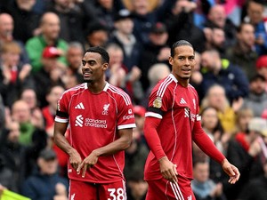 Start Liverpool Dirusak Palace, Van Dijk: Tak Perlu Panik