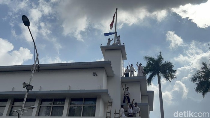 Ini yang Beda dari Teatrikal Perobekan Bendera di Surabaya Tahun Ini