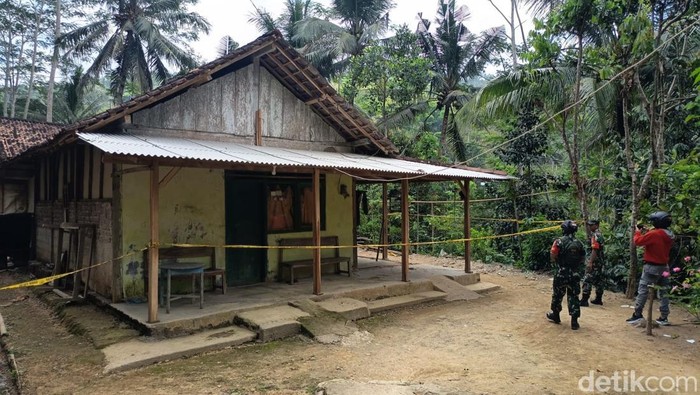 TKP pembunuhan di Pacitan