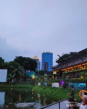 Akhir Pekan, Ajak Keponakan Main ke Cibis Park