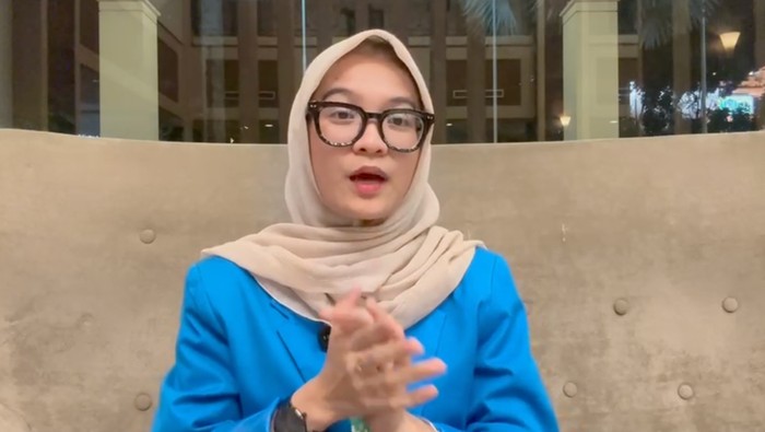 Wakil Presiden Dewan Eksekutif Mahasiswa Universitas Islam Nusantara (UIN) Syarif Hidayatullah Jakarta, Azizah Piliang dalam forum Green Leadership Academy di Kota Pekanbaru, Riau, Sabtu (20/9/2025).