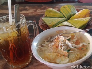 Nyus! Soto Bening Jatinom Kuahnya Jernih tapi Rempahnya Nendang