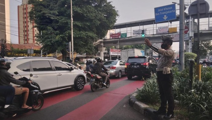 Ada Proyek Galian, Lalin di Cawang arah Otista Macet