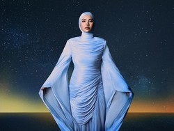 Bekal Penghargaan dari Malaysia, Aina Abdul Menuju Panggung Musik Indonesia