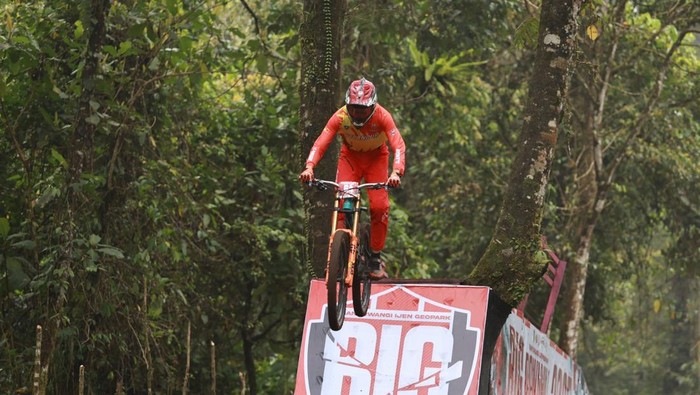 Ajang Ijen Geopark Downhill 2025 yang digelar di Banyuwangi.