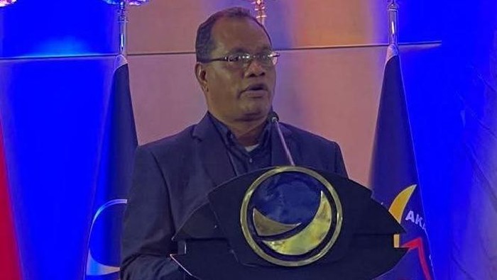 Anggota DPRD NTT Fraksi NasDem Alexander Ofong.