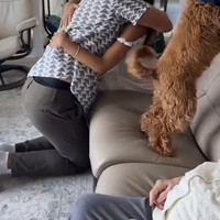 Merasa amat bahagia, Tyler dan Aurelie pun langsung berpelukan. Kenakan dress putih simpel, Aurelie memamerkan senyum bahagianya. Foto: Instagram/@aurelie