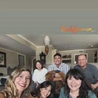 Digelar di rumahnya di Amerika Serikat, hanya keluarga Tyler yang tampak hadir. Meski orangtua Aurelie tak hadir, namun Aurelie dan Tyler tetap memberikan kabar melalui video call. Foto: Instagram/@aurelie