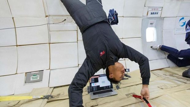 Baju astronaut karya Irmandy Wicaksono