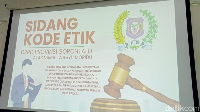 BK DPRD Provinsi Gorontalo menggelar sidang kode etik atas dugaan pelanggaran Wahyudin Moridu.