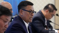 Direktur Utama BSI Anggoro Eko Cahyo juga melaporkan, aset telah tumbuh 10,97% atau Rp 401 triliun, dana pihak ketiga tumbuh 8,83% atau Rp 323 triliun. 