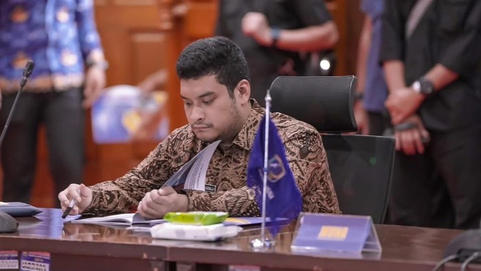 Bupati Buton Alvin Akawijaya Putra.
