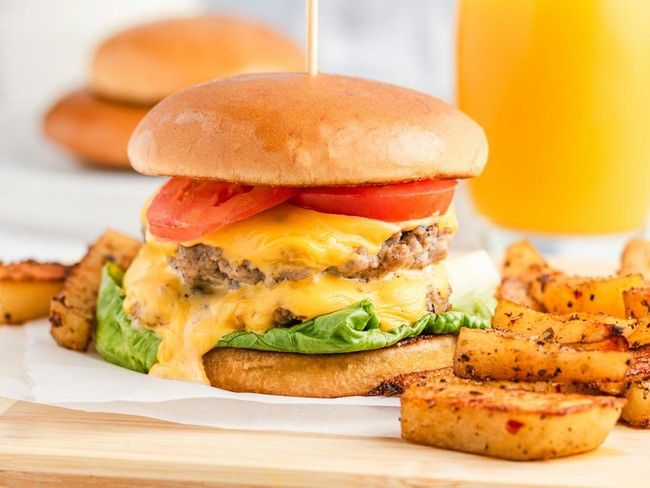 Burger salah satu makanan cepat saji atau fast food